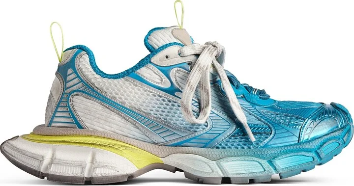 3Xl Toe Spray Sneaker