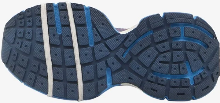3XL Worn-Out Low-Top Sneakers - Image 3