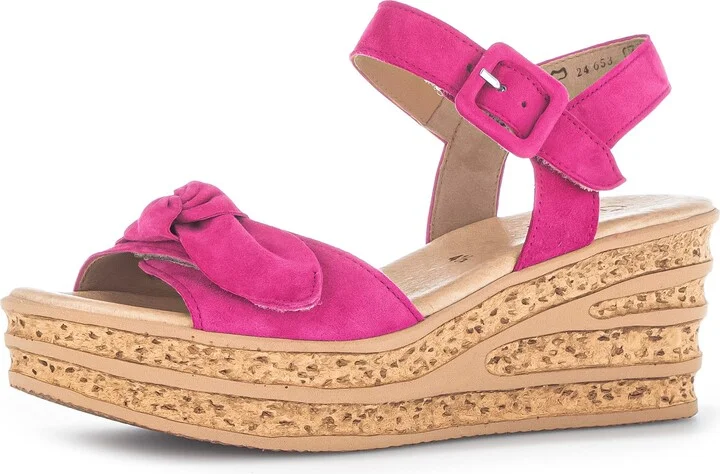 44.653 Platform Wedge Sandal