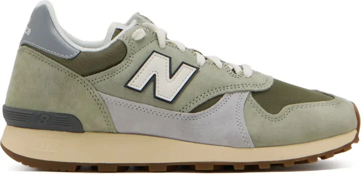 475 Suede Sneakers
