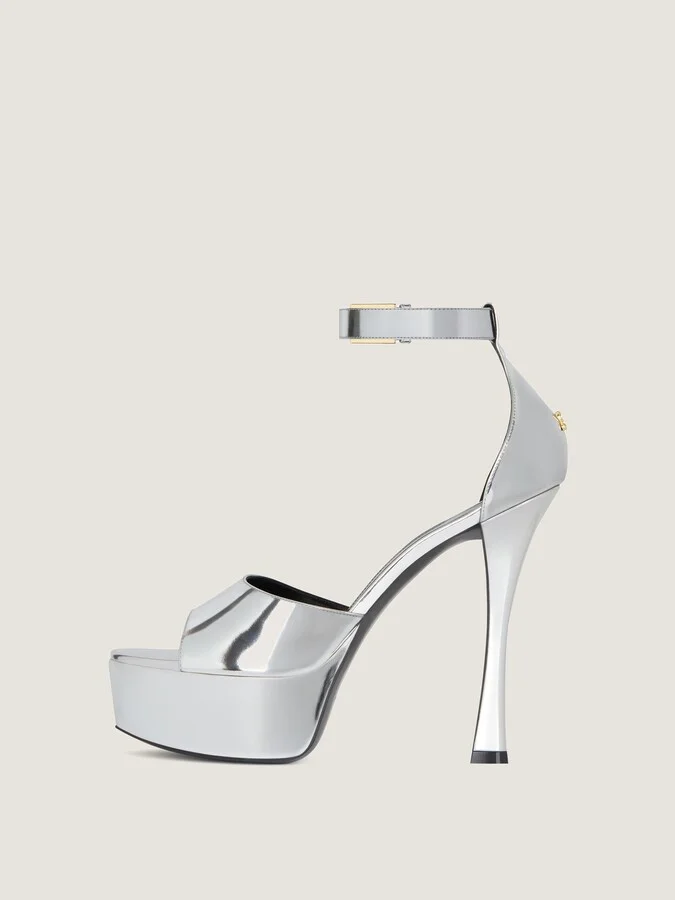4G Liquid platform sandals in patent leather - Image 3