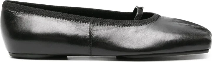 4G-plaque pleated ballerina shoes