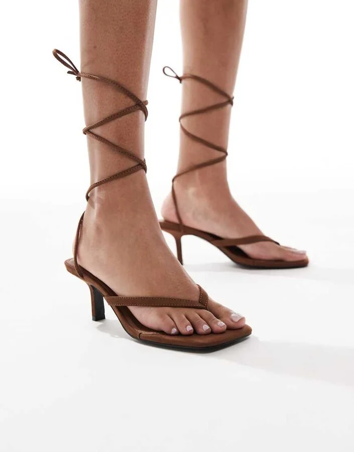 4th & Reckless strappy mid heel thong sandals in faux suede brown - Image 3