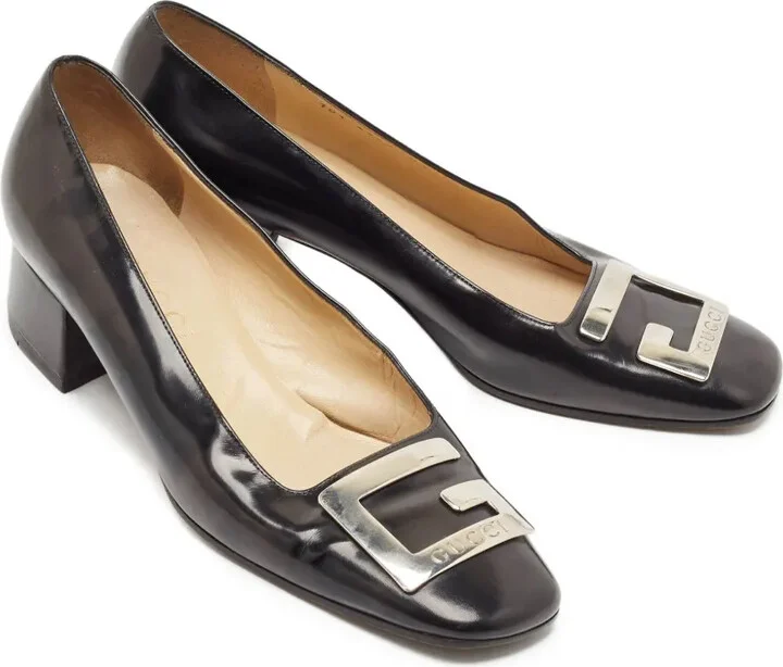 50mm Logo-Plaquepumps - Image 2