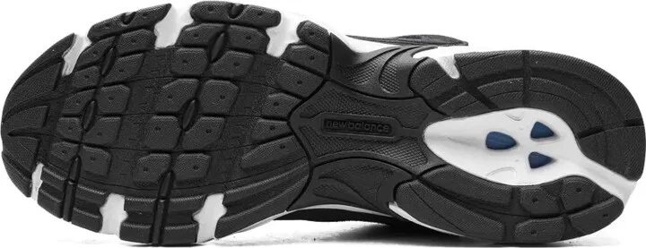 530 "Classic Black/Grey" sneakers - Image 4