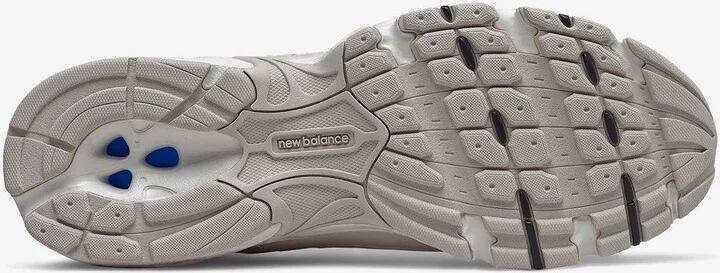 530 Low-Top Sneakers in Moonbeam with Sea Salt - Image 3