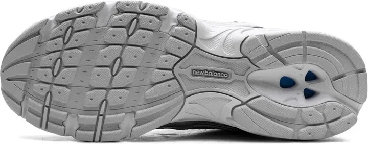 530 "Moonbeam/Silver Metallic" sneakers - Image 4