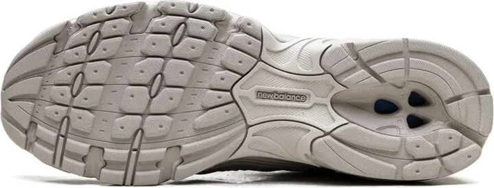 530 "Moonrock Moonbeam" sneakers - Image 4