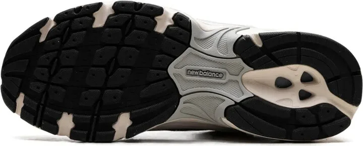 530 "Moonrock Mushroom" sneakers - Image 4