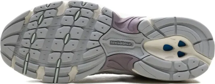 530 "Sea Salt/Ice Wine" sneakers - Image 4
