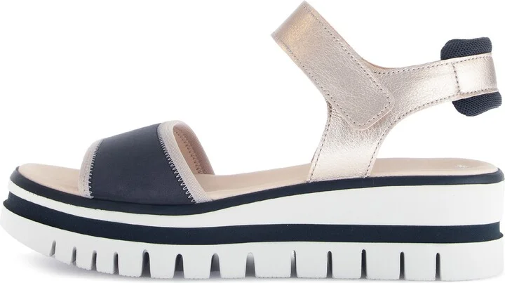 64.629 Platform Wedge Sandal - Image 9