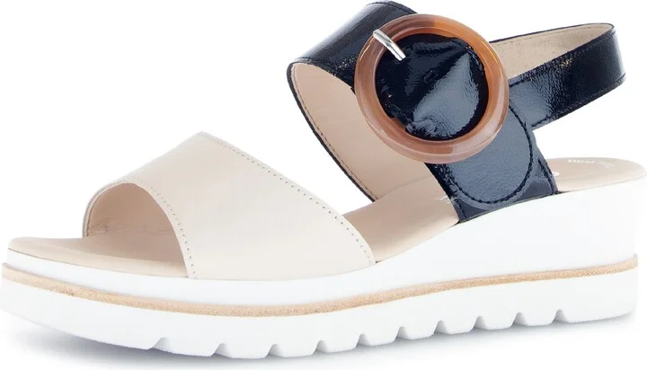 64.645 Platform Wedge Sandal