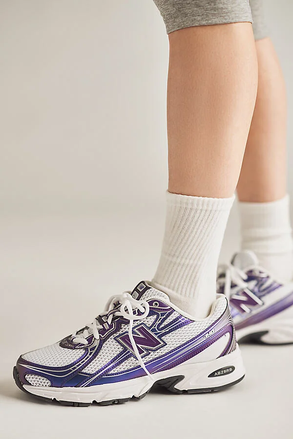 740 Sneakers