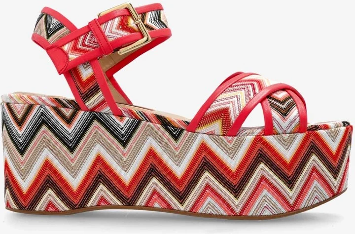 80 Patterned Platform Sandals