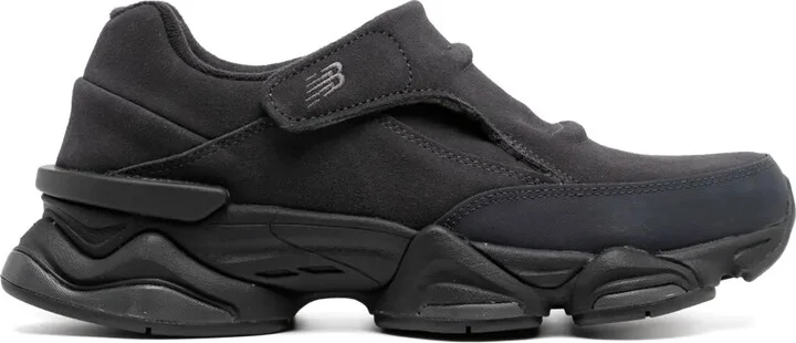 8040 Sneakers