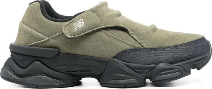 8040 Sneakers
