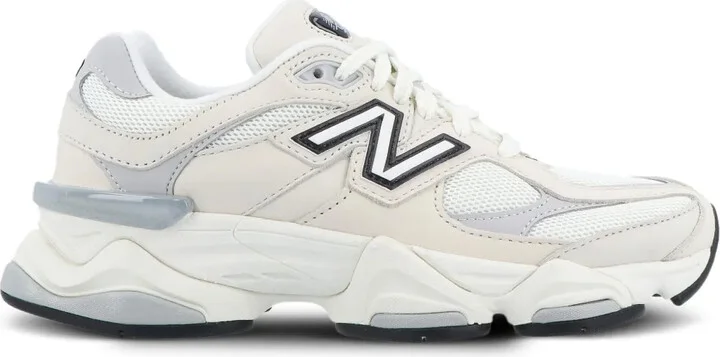 9060 Chunky Trainers