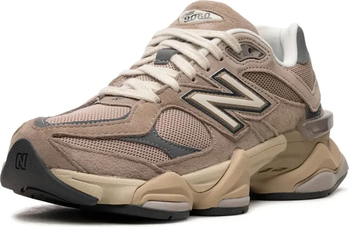 9060 "Driftwood Castlerock" sneakers - Image 4