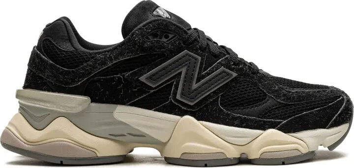 9060 Lace-Up Sneakers