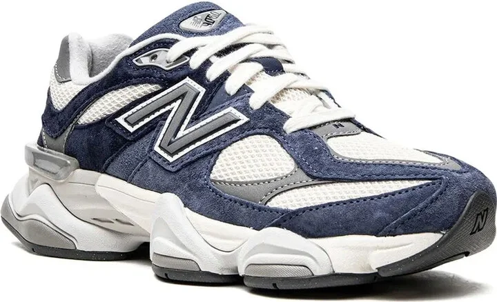 9060 Low-Top Sneakers - Image 2