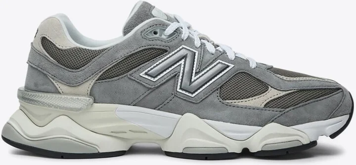 9060 Low-Top Sneakers
