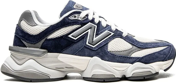 9060 Low-Top Sneakers