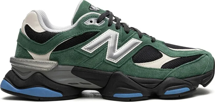 9060 Low-Top Sneakers