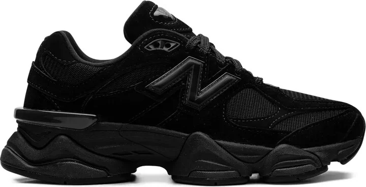 9060 Sneakers