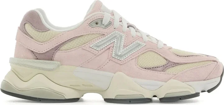 9060 Sneakers