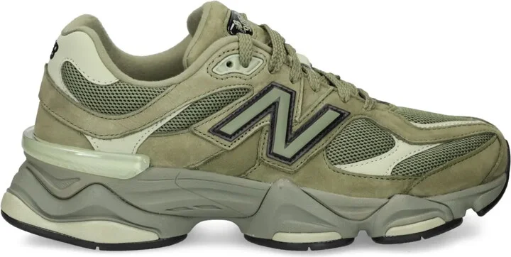 9060 Sneakers