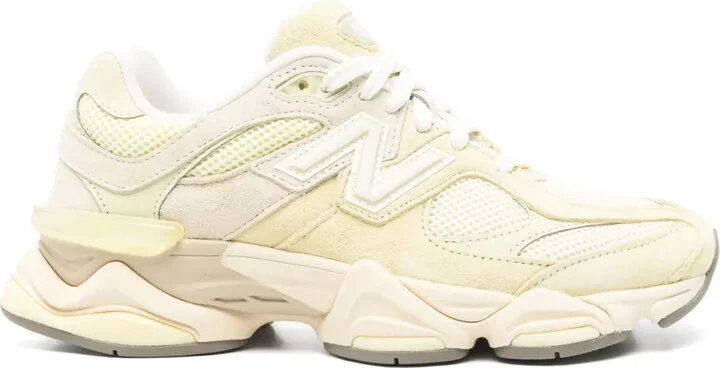 9060 Sneakers
