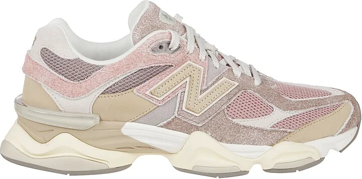 9060 Sneakers