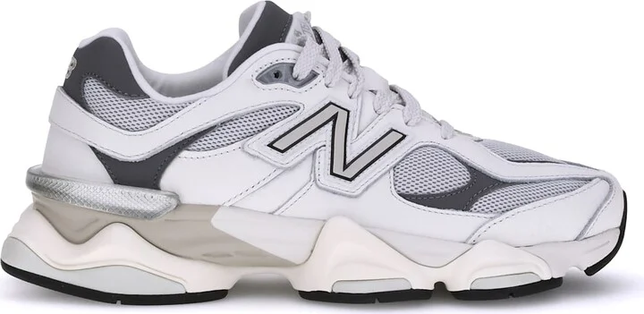 9060 Sneakers