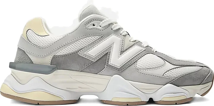 9060 Sneakers