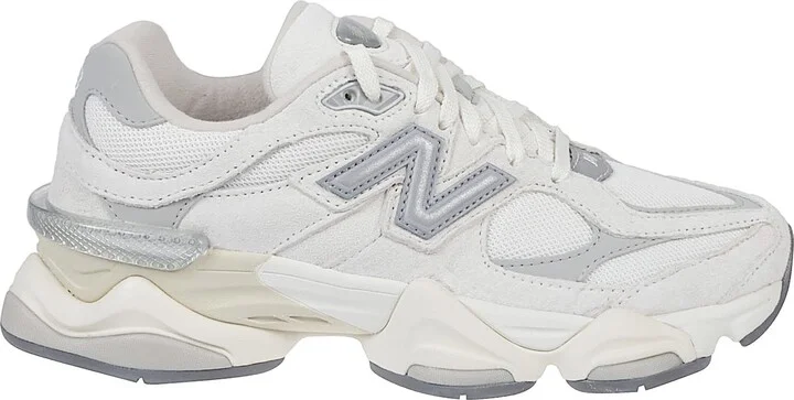 9060 Sneakers