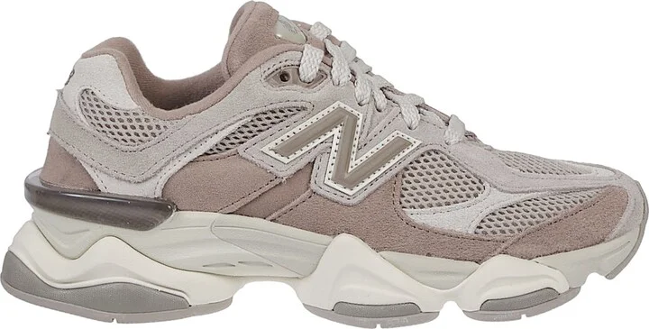 9060 Sneakers