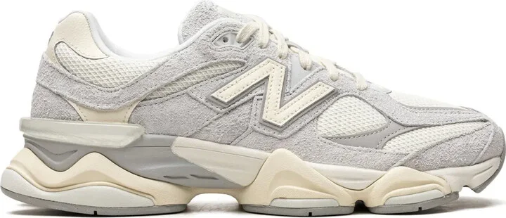 9060 Sneakers