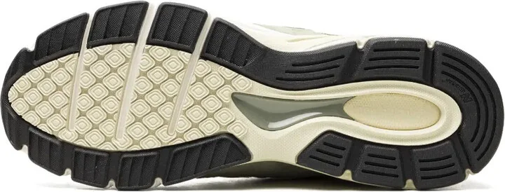 990 Low-Top Sneakers - Image 4