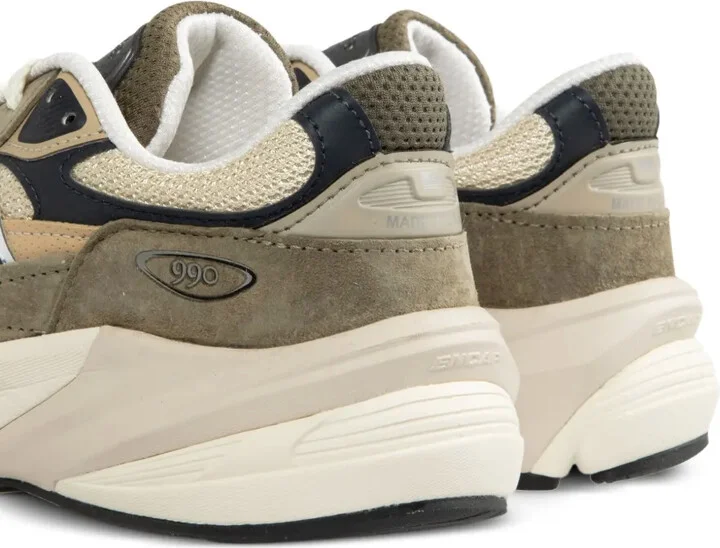 990 Sneakers - Image 4