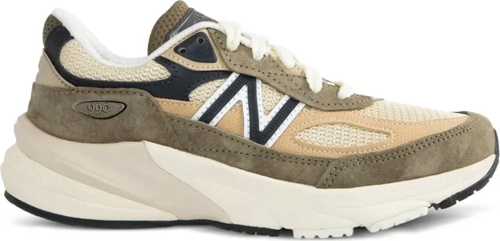990 Sneakers