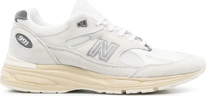 991v2 Sneakers