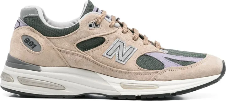 991v2 Sneakers