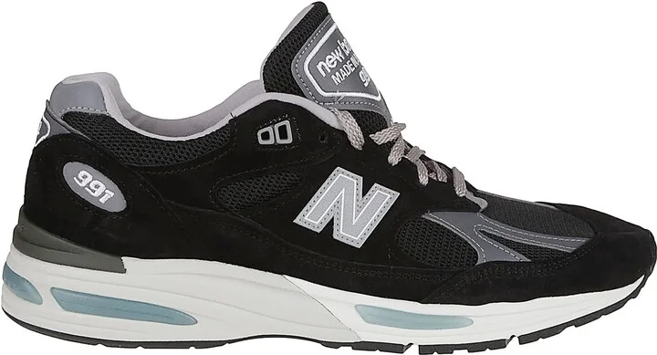 991v2 Sneakers