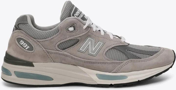 991V2 Suede Low-Top Sneakers