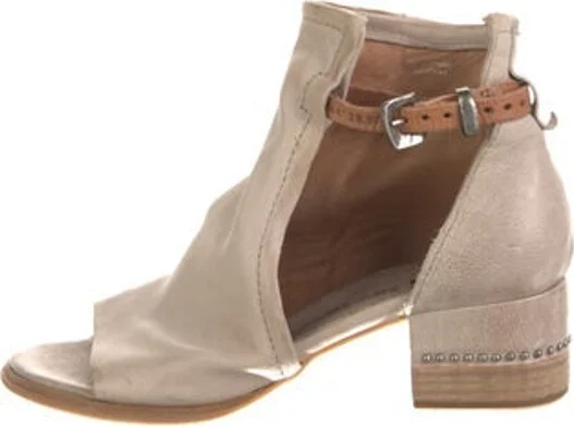 Neutrals