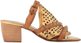 A. s.98 Woman Sandals