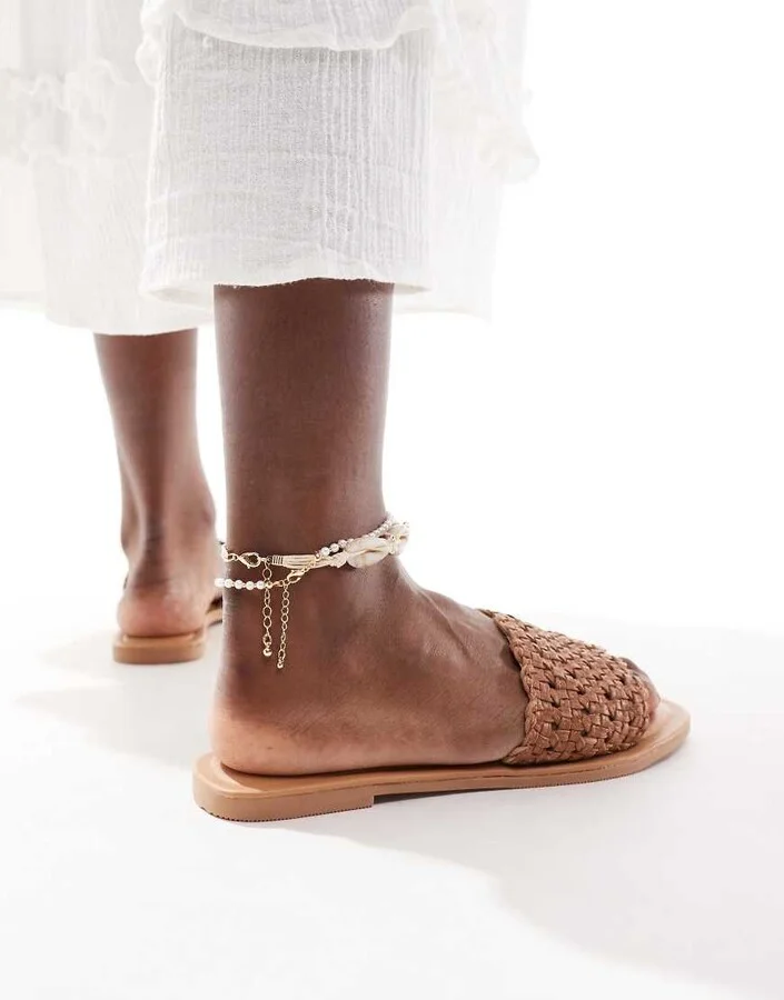 Accessorize woven slides in tan leather - Image 3