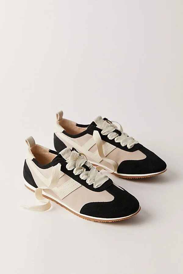 Aces Tennis Shoes - Image 2