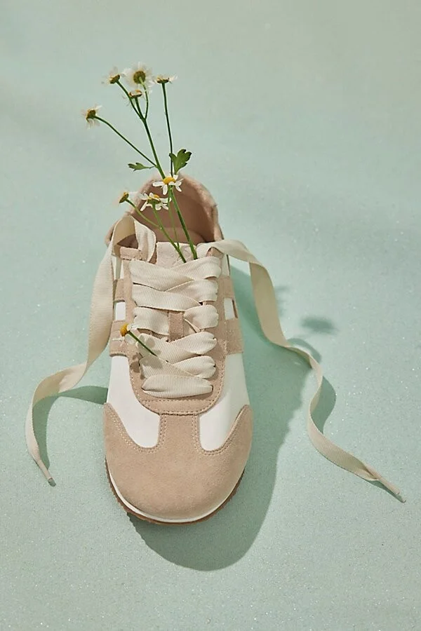 Aces Tennis Shoes - Image 2