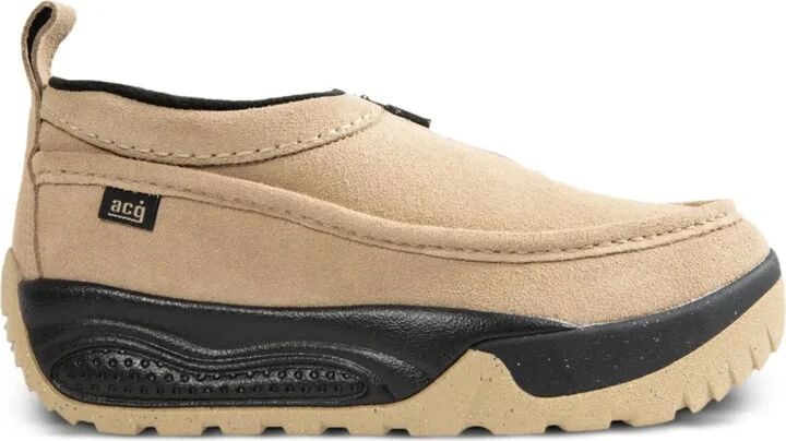 ACG Izy shoes